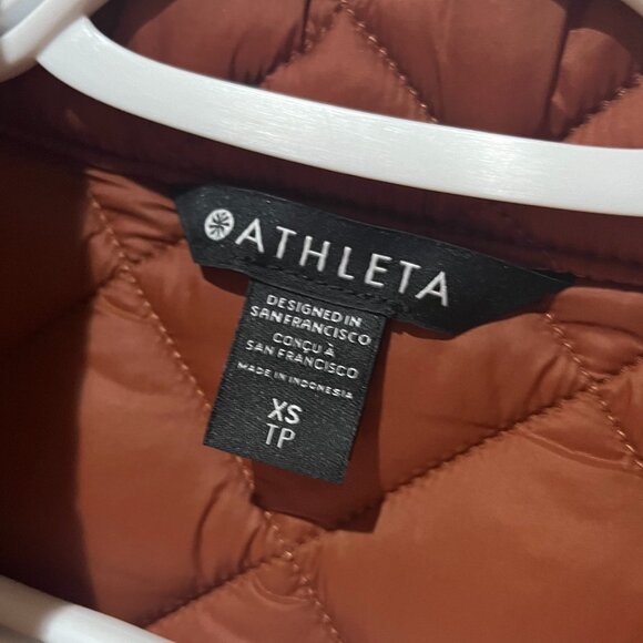 Athleta Whisper Featherless Puffer Vest - Picture 7 of 12